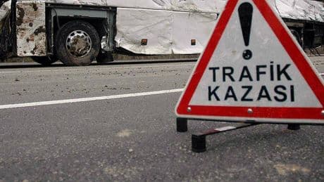 İçişleri Bakanı Yerlikaya, geçen bayram trafik kazalarında ölenleri hatırlatarak uyardı: Yolun sonu bayram olsun!
