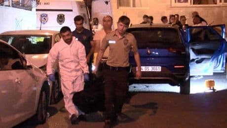Fatih'te otomobilde silahlı saldırı! Sürücü hayatını kaybetti