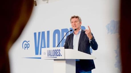 Feijóo acusa a Sánchez de intentar dividir con las lenguas cooficiales a los presidentes: "Vive de la confrontación"