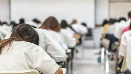 Professioni sanitarie, test di ammissione all’università per 58mila candidati con quasi 33.700 posti