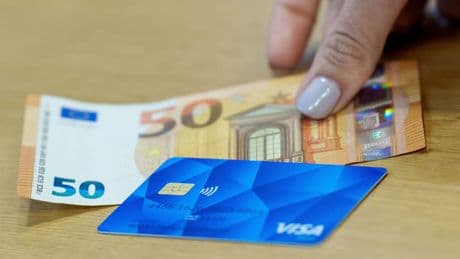 40.000 Euro Bargeld für Flüchtlinge - Linksaktivisten prahlen mit  Bezahlkarten-Trick