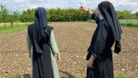 Suore in fuga dal convento, una di loro cercava siti erotici: «E poi ha accusato Aline»