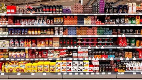 Le Danemark supprime les taxes sur le café et le chocolat face à une inflation alimentaire galopante