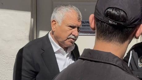 Tutuklu Adana Büyükşehir Belediye Başkanı Zeydan Karalar'dan yeni mesaj: 'Bize yakışan, bizim verdiğimiz sözleri yapmaktır'