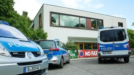 Messerangriff in Grundschule – 13-Jähriger auf der Flucht
