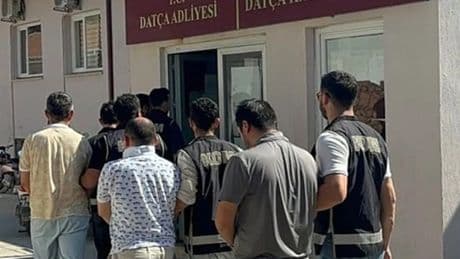 Yurt dışına kaçma hazırlığındayken yakalanan 10 FETÖ şüphelisi tutuklandı