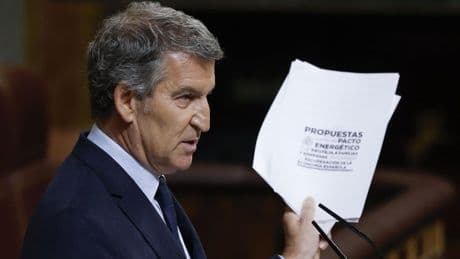 Feijóo acusa a Sánchez de «despreciar la democracia»: «Ningún gobierno europeo sobrevive sin Presupuestos»