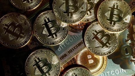Le bitcoin bat un nouveau record à plus de 111.000 dollars, porté par un optimisme sur sa réglementation
