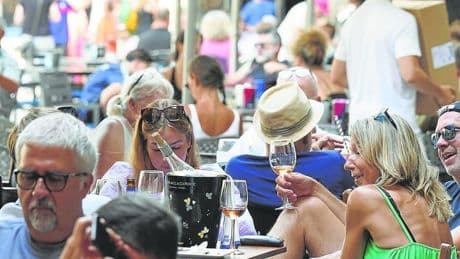 Bizkaia lidera la caída de contratos hosteleros en España por la «ralentización» del consumo