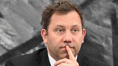 Klingbeil bringt Steuersenkungen für Unternehmen auf den Weg