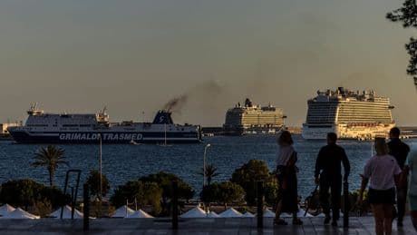 Touristen fluten Palma - Kreuzfahrtboom auf Mallorca wie in Venedig