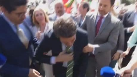 El candidato portugués André Ventura se desploma de nuevo dos días después de sufrir un ataque