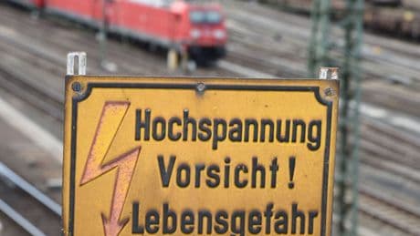 Unfall: 19-Jähriger stirbt durch Stromschlag auf Güterwaggon
