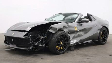 Nederlandse Ferrari crasht en wordt nu verkocht voor dit bedrag