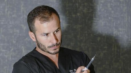 David Bentue, médico esteticista: “No hay que dejar de insistir en que esta es la manera número uno de prevenir el envejecimiento de la piel”