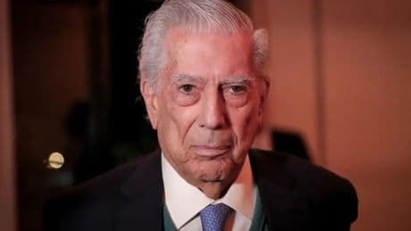El homenaje a Vargas Llosa reúne a amigos, lecturas y anécdotas sobre su figura y obra en la Feria del Libro
