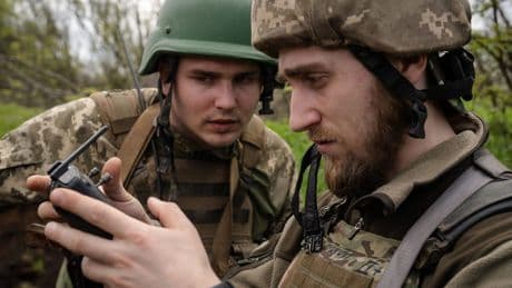 Trotz Kriegsrecht: Ukraine lässt Ukrainer bis 22 Jahre ausreisen