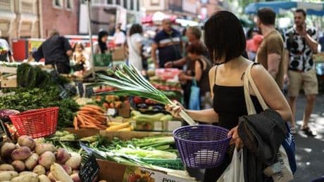A l’origine de l’atonie de la consommation, pouvoir d’achat à la peine et mutations sociales