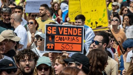 Las protestas ciudadanas vuelven a recorrer Canarias para pedir un turismo más sostenible