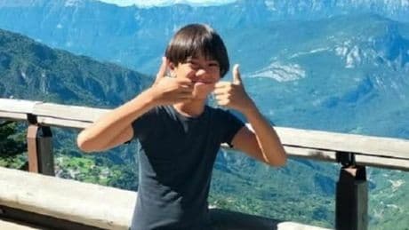 Stefano Angonese travolto e ucciso a 13 anni da un pirata, il dolore di papà Moreno: «Resti nel mio cuore». Fermato un 23enne