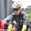 Slechts een bijrol voor Wout van Aert (80e) in heuvelrit: “Gehoopt om voor overwinning te sprinten, maar dat lukte niet”