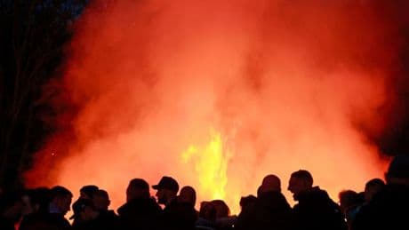 Brauchtum: Osterfeuer im Land: Zwischen Brauchtum und Brandgefahr