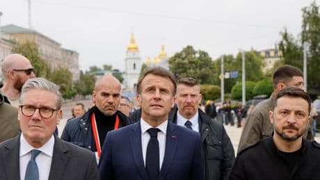 Guerre en Ukraine : selon Macron, Poutine vient de faire «un premier mouvement» qui n’est «pas suffisant»