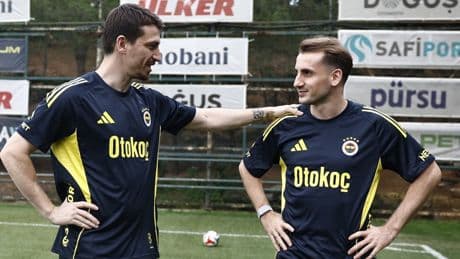 Samandıra'da büyük buluşma! İlk idmanına çıkan Kerem Aktürkoğlu'nu Mert Hakan karşıladı