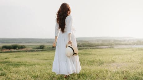 Mode: Weiße Kleider liegen dieses Jahr im Trend – so stylen Sie sie richtig