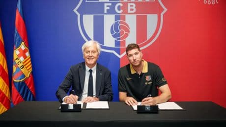 El Barça amplía el contrato de Joel Parra: "Estoy convencido de que llegarán alegrías en Can Barça"