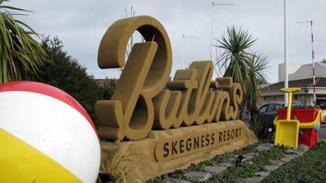 Angry mum leaves Butlin's after 'beds wet' and daughter had 'poo on hands'