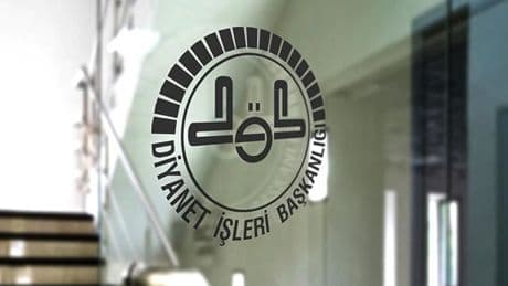 Diyanet'ten "altın varaklı davetiye" iddialarına yalanlama
