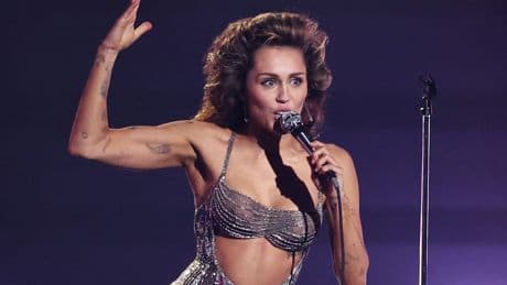Es liegt an einer Krankheit - Miley Cyrus verrät Grund für ihre raue Stimme
