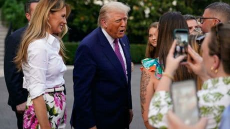 Trump avverte gli ayatollah: «Trattate prima che sia tardi». E Putin si offre di mediare