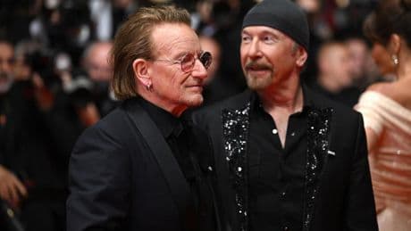 Bono revoluciona Cannes rodeado de soldados ucranianos y presenta su documental más íntimo