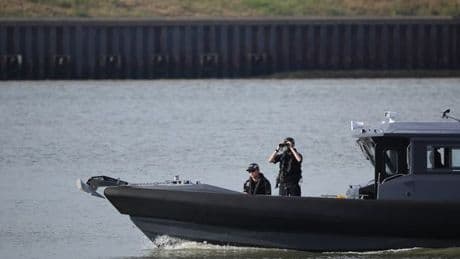 Thames missing girl: Body found in search for child who disappeared in river