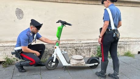 Toerist in Rome betrapt met deel van Romeinse pilaar op zijn step