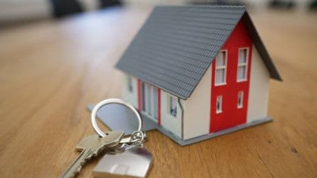 Detrazione delle spese per l’agenzia immobiliare nel 730: come funziona e chi può richiederla