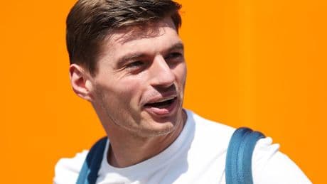 Verstappen heeft intentie om bij Red Bull te blijven, maar: 'Team moet grote stappen zetten'