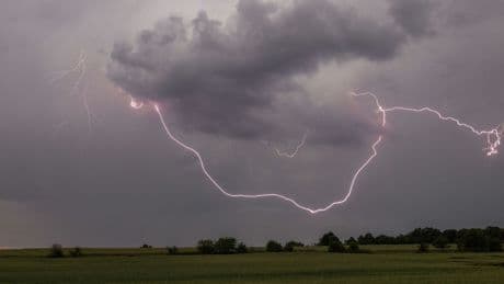 Wetterkapriolen: Gewitter mit Starkregen - Unwetterwarnungen für Sachsen
