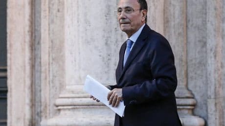 "Calenda ha offeso la Sicilia". E Schifani abbandona l'evento di FI: cosa è successo