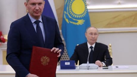 Putin's war-fueled economy is 'on the brink' of recession, minister says