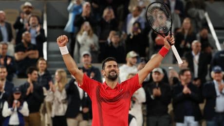 Djokovic pone París a sus pies en una épica remontada ante Zverev y se cita con Sinner en semifinales de Roland Garros