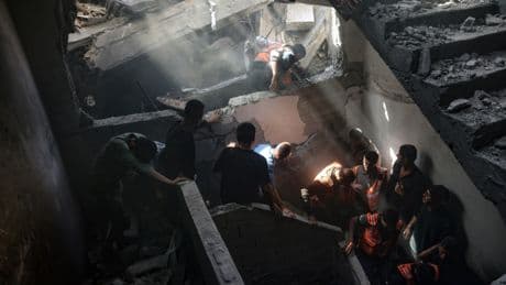 Gaza : dix morts dont sept enfants dans une frappe israélienne, selon la Défense civile