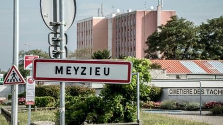 Rhône: un couvre-feu mis en place dès 22 heures pour certains jeunes de moins de 16 ans à Meyzieu