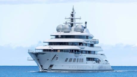Saisi aux États-Unis, le superyacht Amadea d'un oligarque russe mis aux enchères