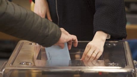 « Passage en force », « tripatouillage électoral », « scandale »… pourquoi la réforme du scrutin à Paris, Lyon et Marseille enflamme les politiques