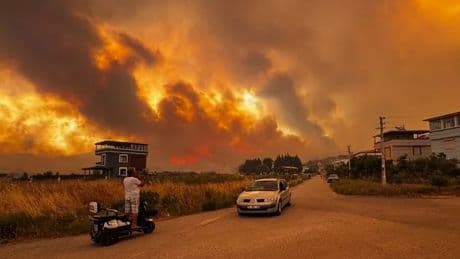 Turkey fires LIVE: Major tourist airport shut down amid mass evacuations