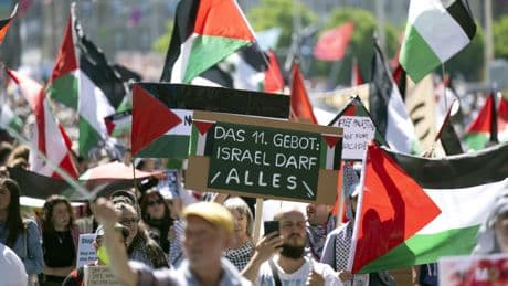 Eurovision 2025, le proteste contro Israele alla parata inaugurale