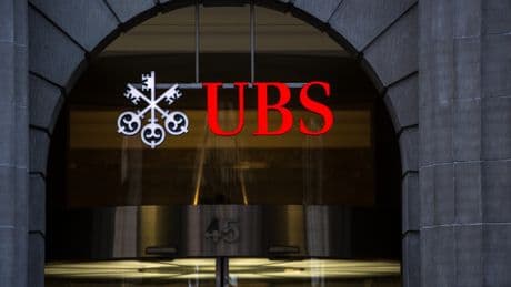 UBS pide a sus banqueros que reduzcan la venta de productos financieros complejos